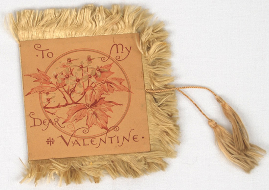 Valentinskarten: Faltkarte mit Fransen aus Seide.